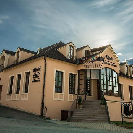 Hotel Zamecky Penzion Kopecek à Rájec-Jestřebí Extérieur photo